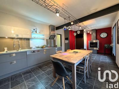 Maison - 198 m² - 8 pièces