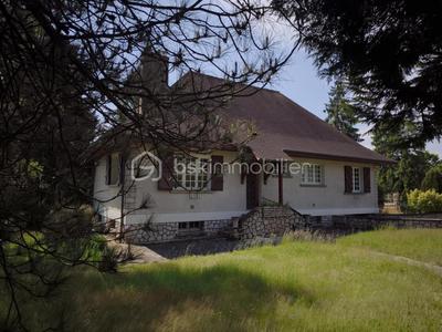 Maison traditionnelle - 184 m² - 5 pièces