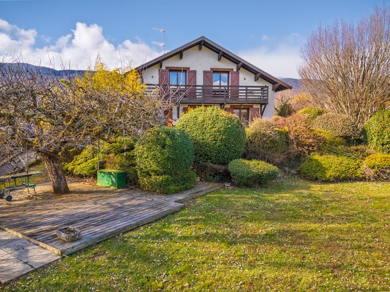 Maison - 245 m² - 7 pièces