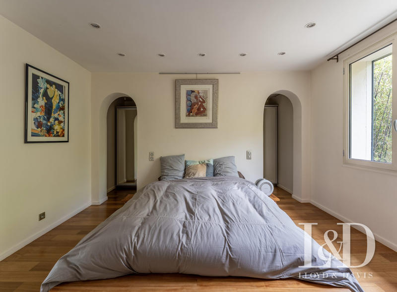 Maison contemporaine - 260 m² - 6 pièces