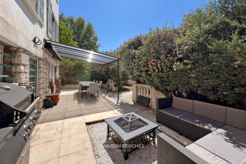 Maison - 268 m² - 8 pièces