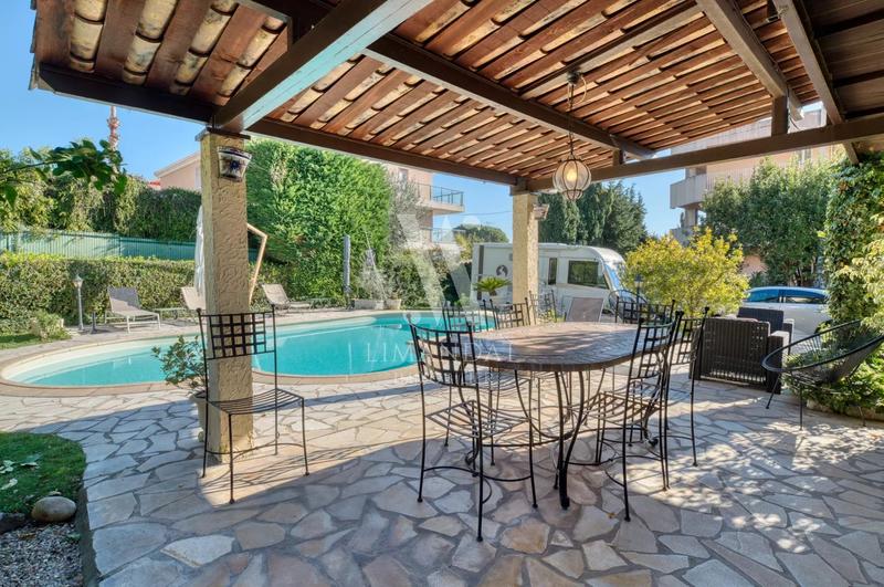 Appartement - 142 m² - 6 pièces