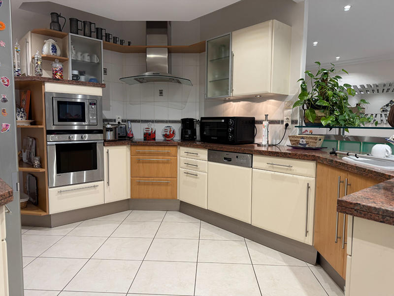 Maison - 177 m² - 6 pièces