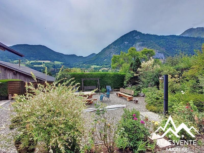 Maison - 249 m² - 9 pièces