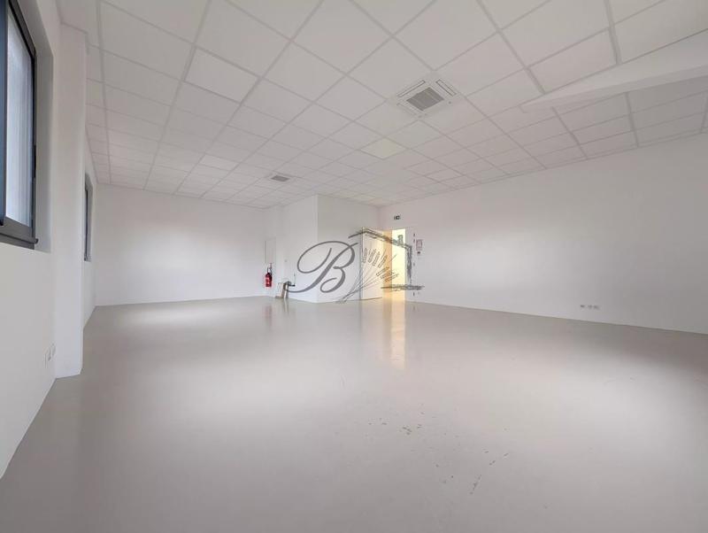 Bureau - 54 m² - 1 pièce