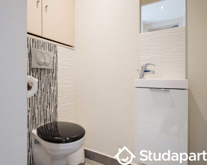 Chambre - 150 m² - 1 pièce