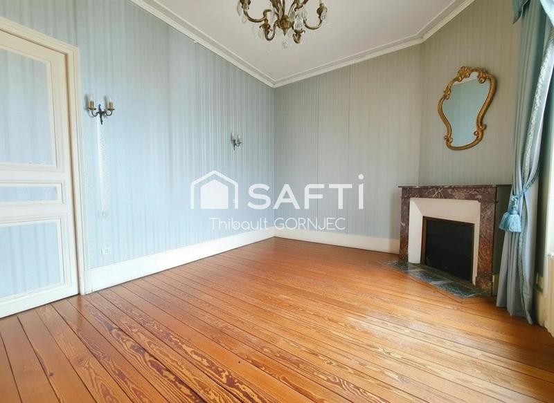 Maison - 228 m² - 9 pièces