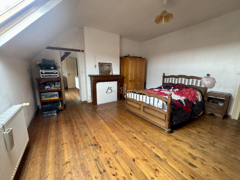 Maison - 220 m² - 7 pièces