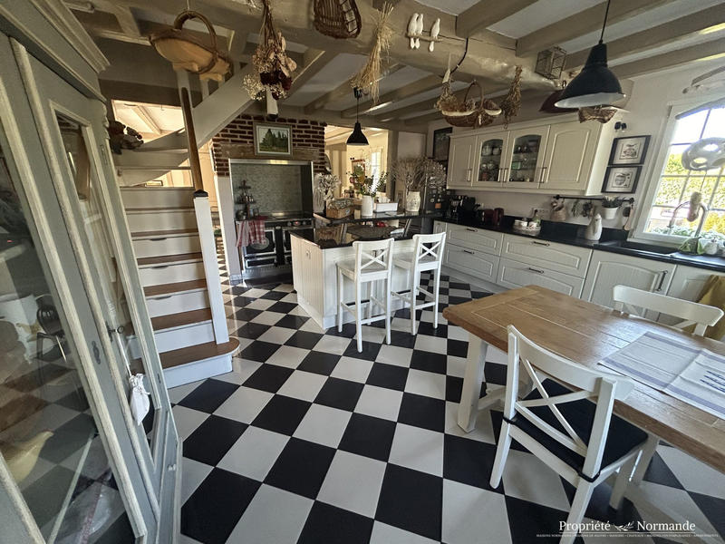 Maison - 194 m² - 7 pièces