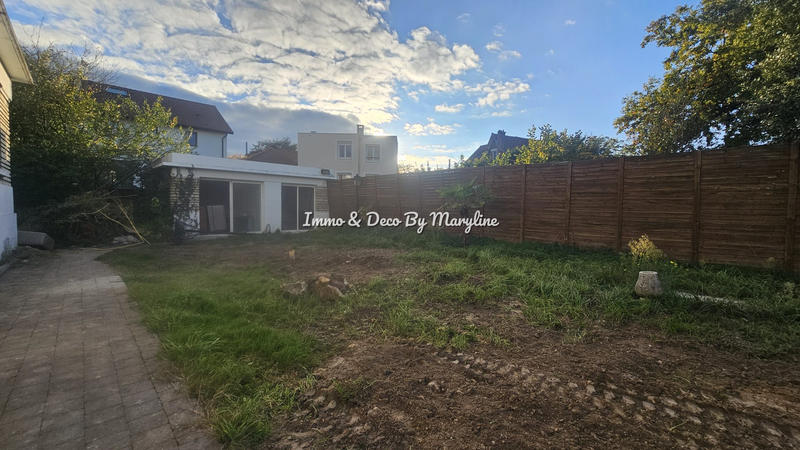 Maison - 240 m² - 6 pièces