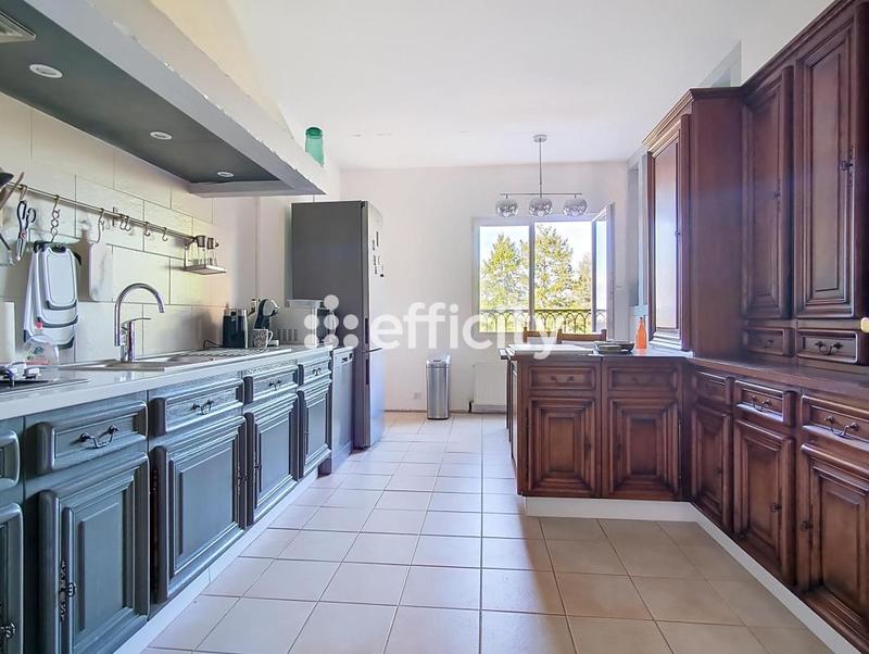 Maison - 315 m² - 10 pièces