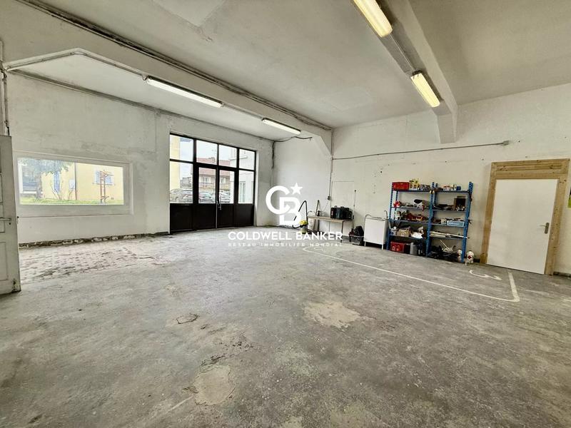 Local commercial - 110 m² - 2 pièces