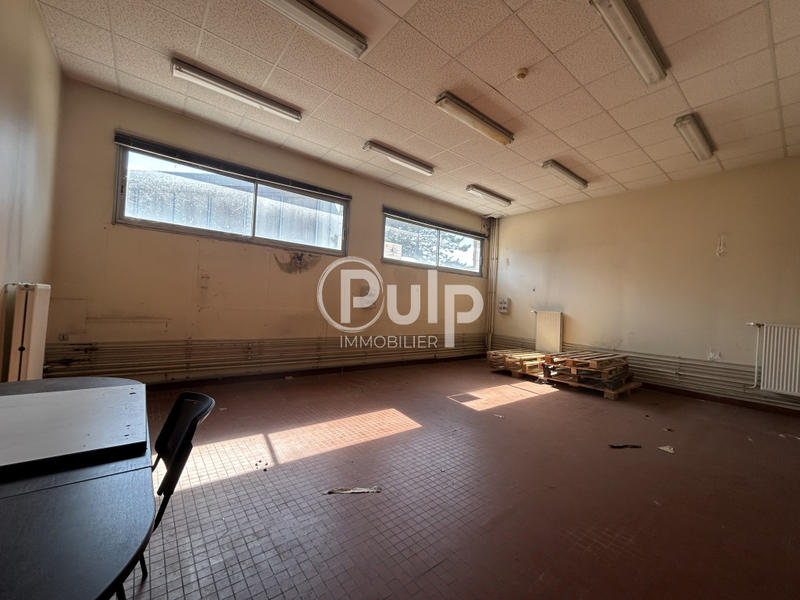 Entrepôt - 1 200 m² - 1 pièce