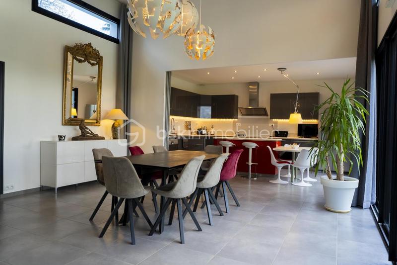 Maison d'architecte - 281 m² - 6 pièces