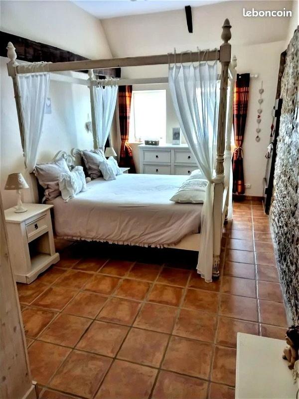 Maison - 300 m² - 10 pièces