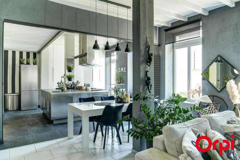 Appartement - 145 m² - 5 pièces