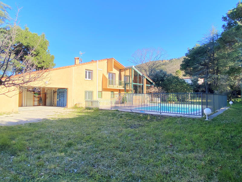 Villa - 205 m² - 6 pièces