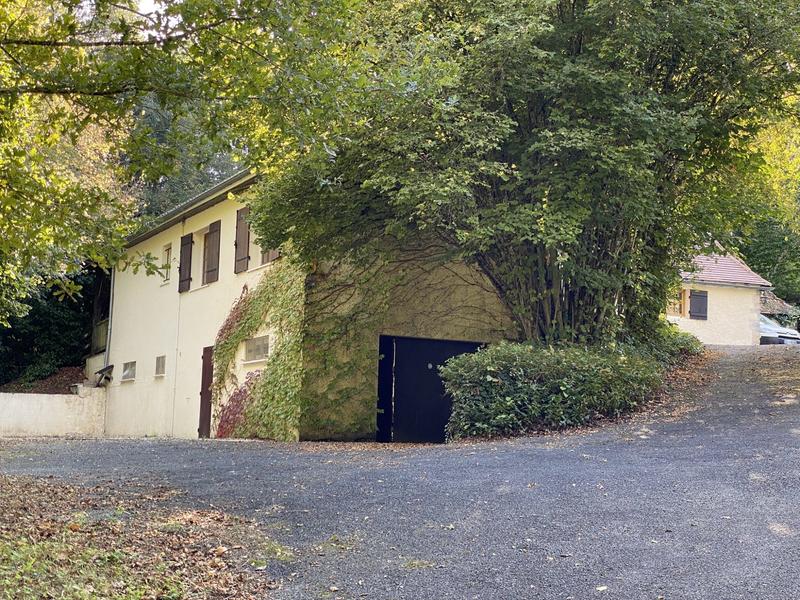 Maison traditionnelle - 195 m² - 6 pièces