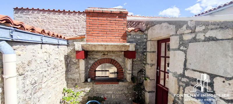 Maison - 202 m² - 8 pièces