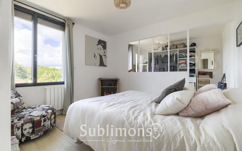 Maison - 235 m² - 9 pièces