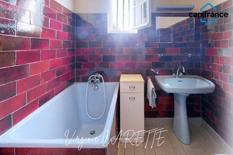 Maison - 317 m² - 9 pièces