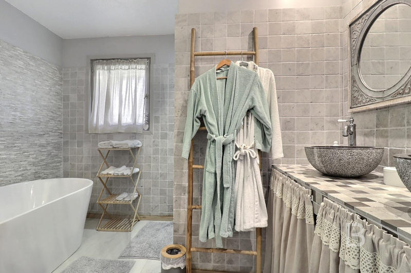 Maison ancienne - 390 m² - 9 pièces