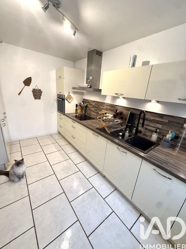 Maison - 93 m² - 4 pièces