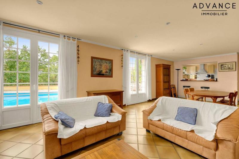 Maison - 333 m² - 8 pièces