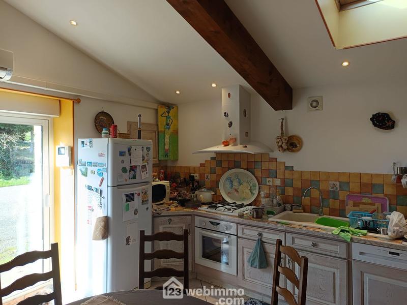 Maison - 240 m² - 8 pièces