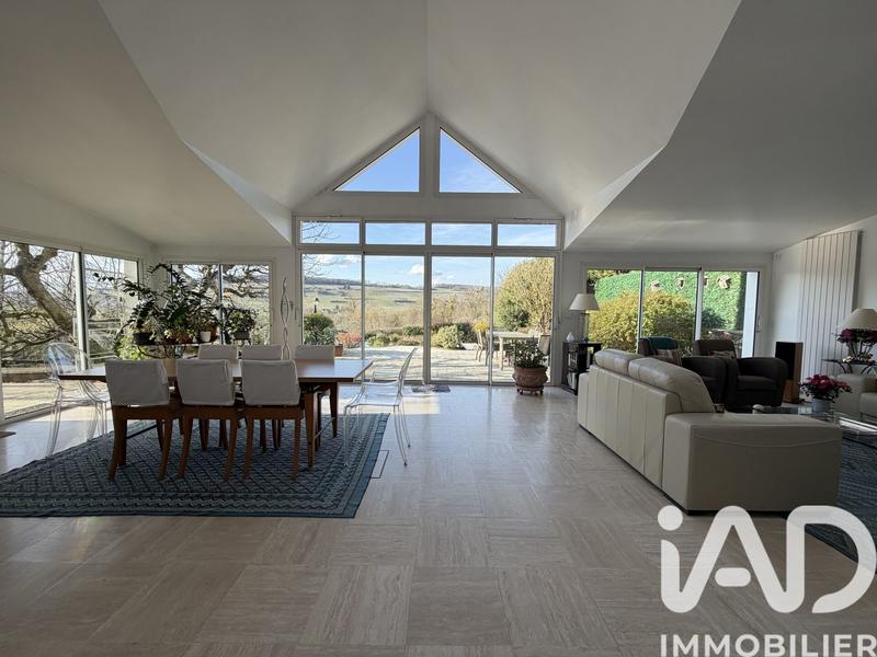 Maison - 275 m² - 8 pièces