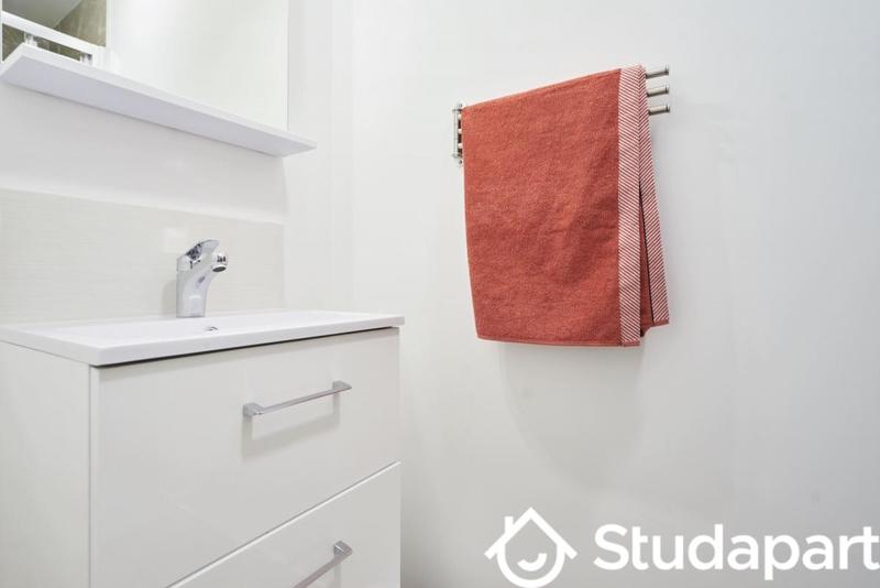 Chambre - 11 m² - 1 pièce