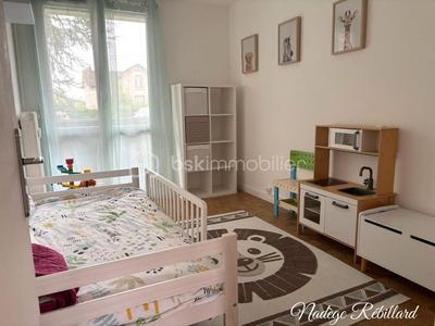 Appartement - 88 m² - 6 pièces