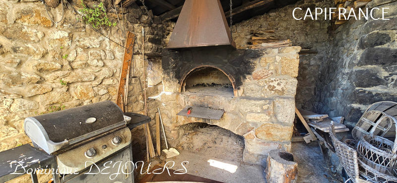 Maison - 250 m² - 8 pièces