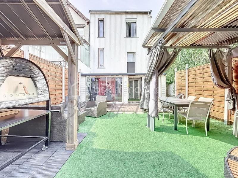 Maison - 115 m² - 6 pièces