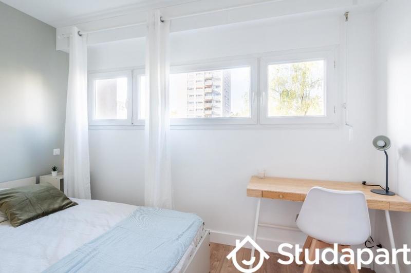 Chambre - 12 m² - 1 pièce