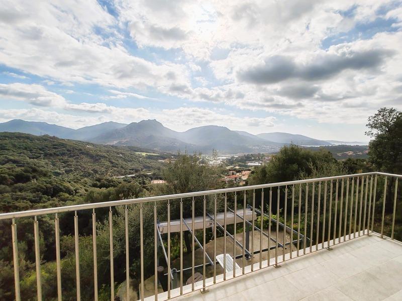 Maison - 107 m² - 5 pièces