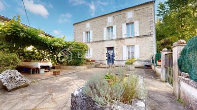 Maison ancienne - 138 m² - 7 pièces