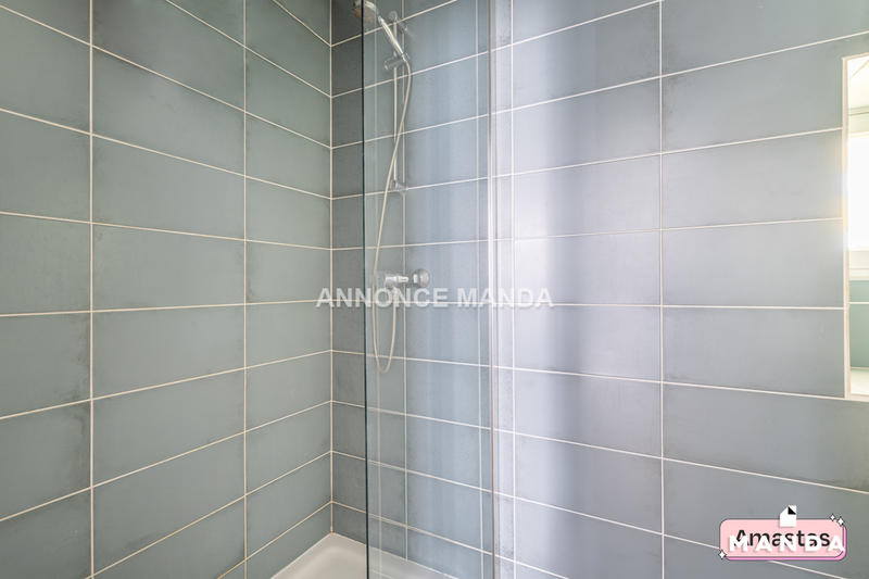 Chambre - 10 m² - 5 pièces