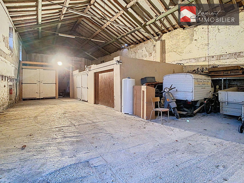 Maison - 180 m² - 1 pièce