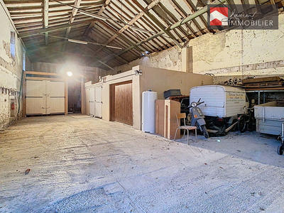 Maison - 180 m² - 1 pièce