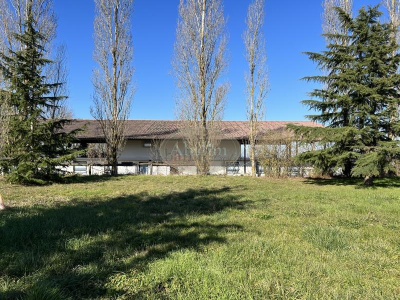 Maison - 706 m² - 22 pièces