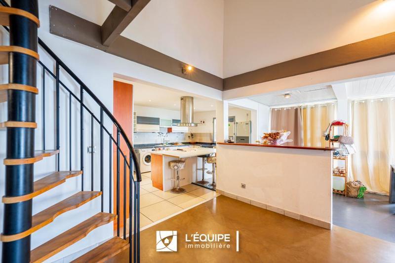 Demeure - 280 m² - 11 pièces