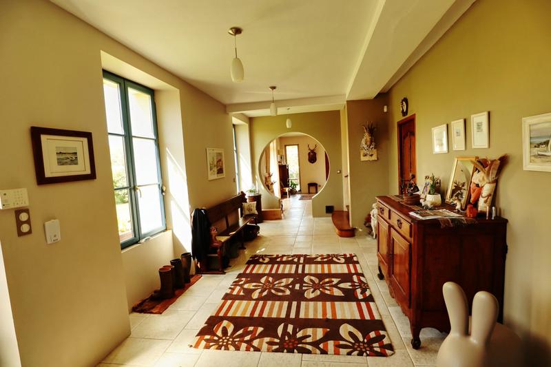 Maison - 400 m² - 16 pièces