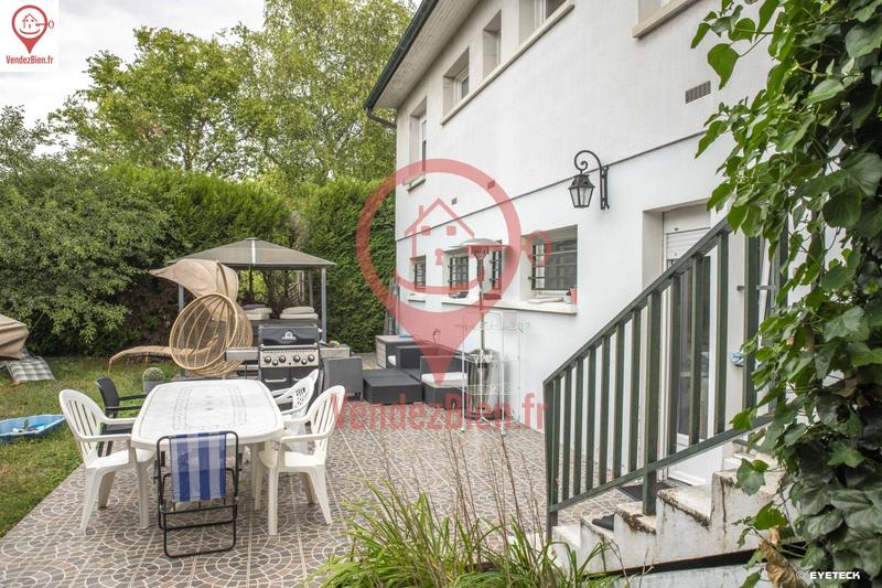 Maison - 264 m² - 8 pièces