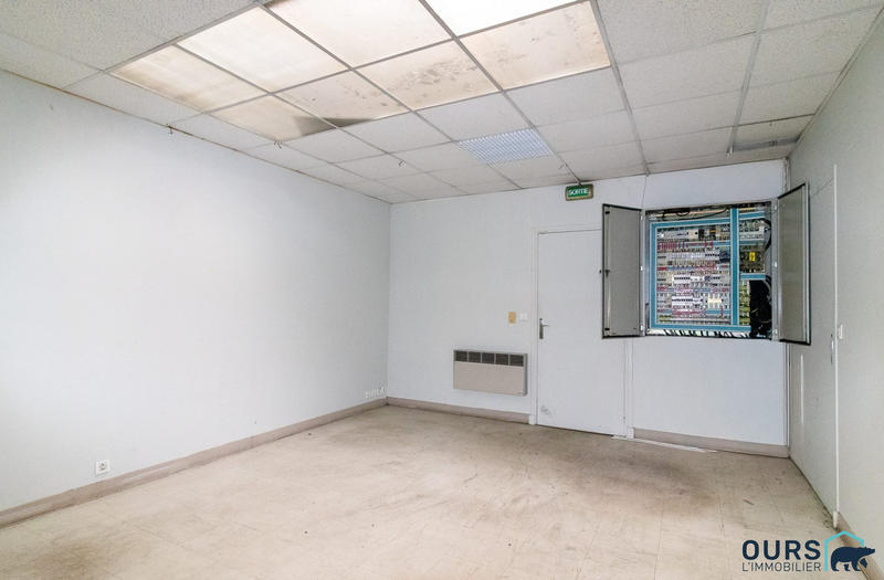 Local d'activités - 3 383 m²