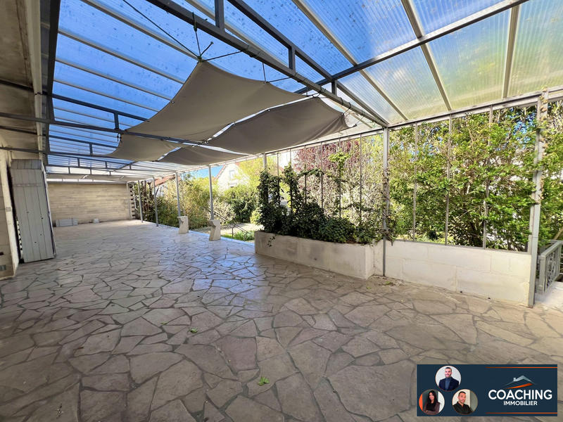 Maison - 210 m² - 10 pièces