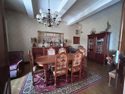 Maison - 318 m² - 8 pièces