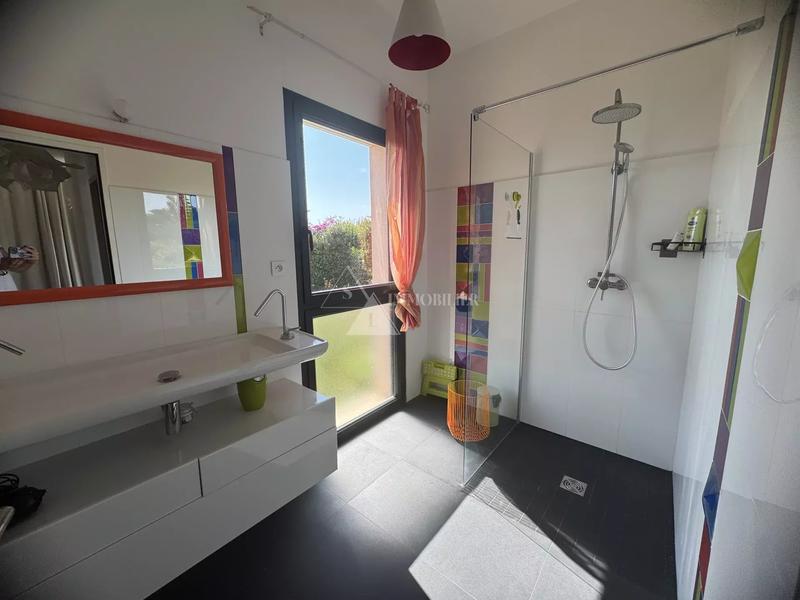 Villa - 202 m² - 6 pièces