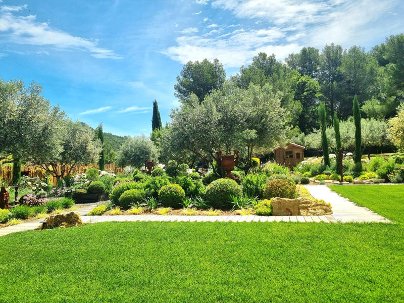 Bastide - 300 m² - 7 pièces