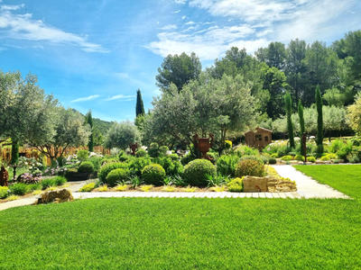 Bastide - 300 m² - 7 pièces